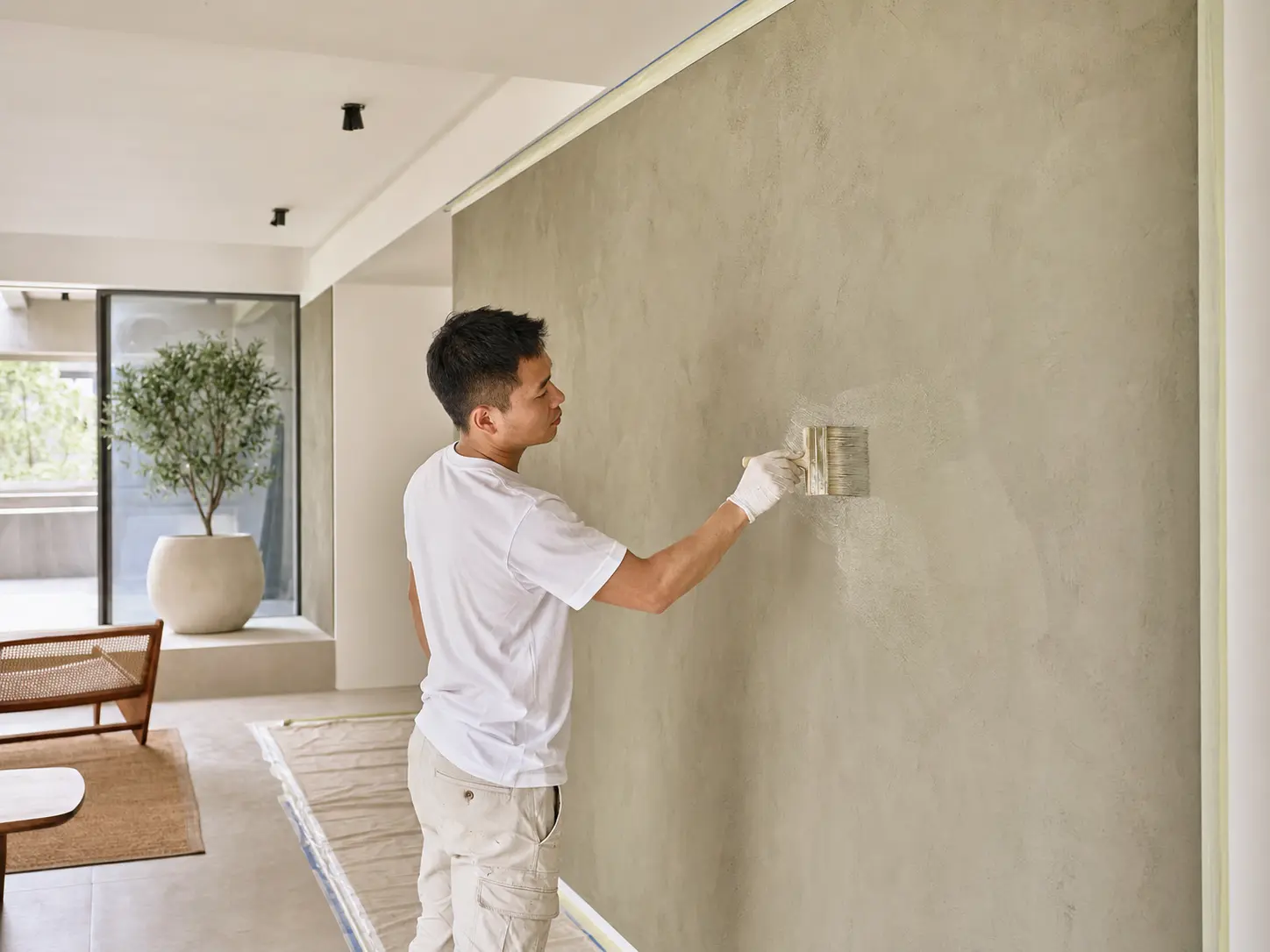 Precise finishing work on a commercial feature wall